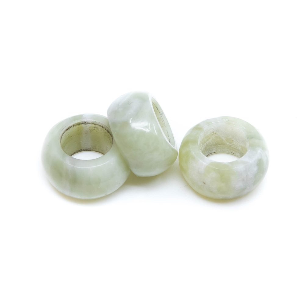 Rasta Schmuck Perle aus Nephrit Jade, grüner Stein mit Loch