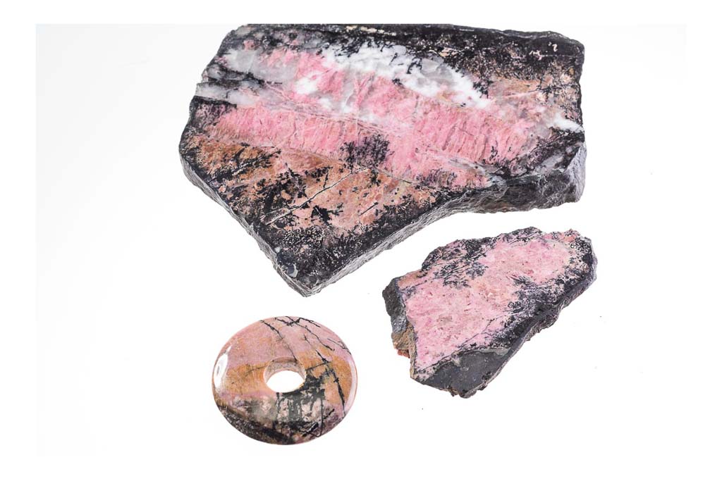Rhodonit von Corvatsch, Stein rosafarben und Mangan