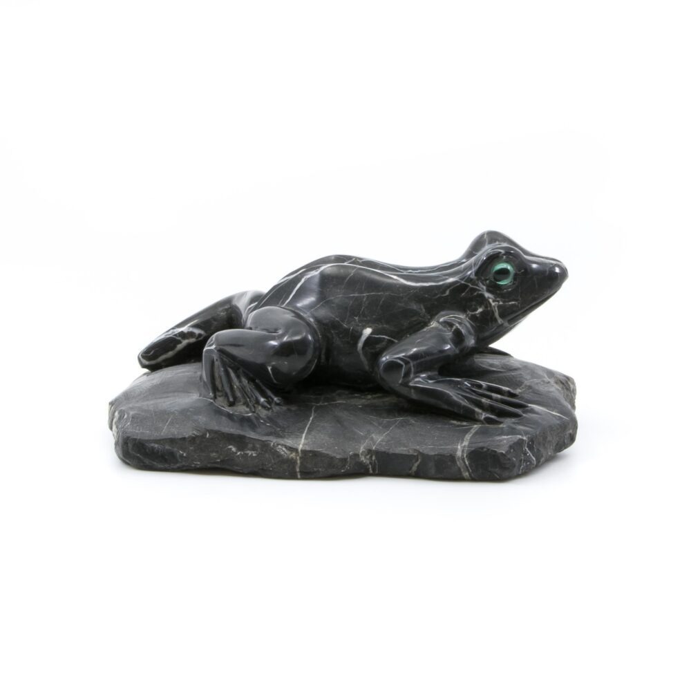Frosch aus Dolomit, Schweizer Steinfigur,