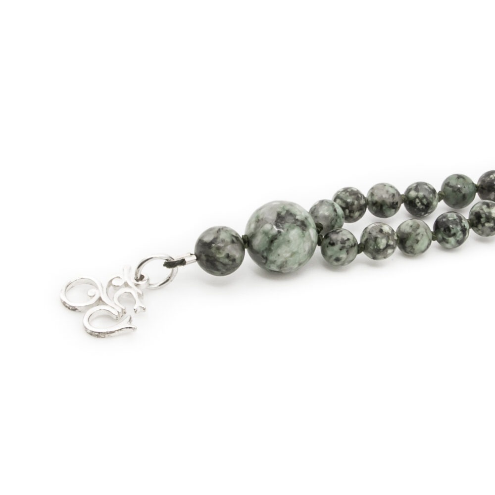Malakette mit 108 Perlen aus Julier Granit von der Schweiz mit Silbernem Ohmzeichen
