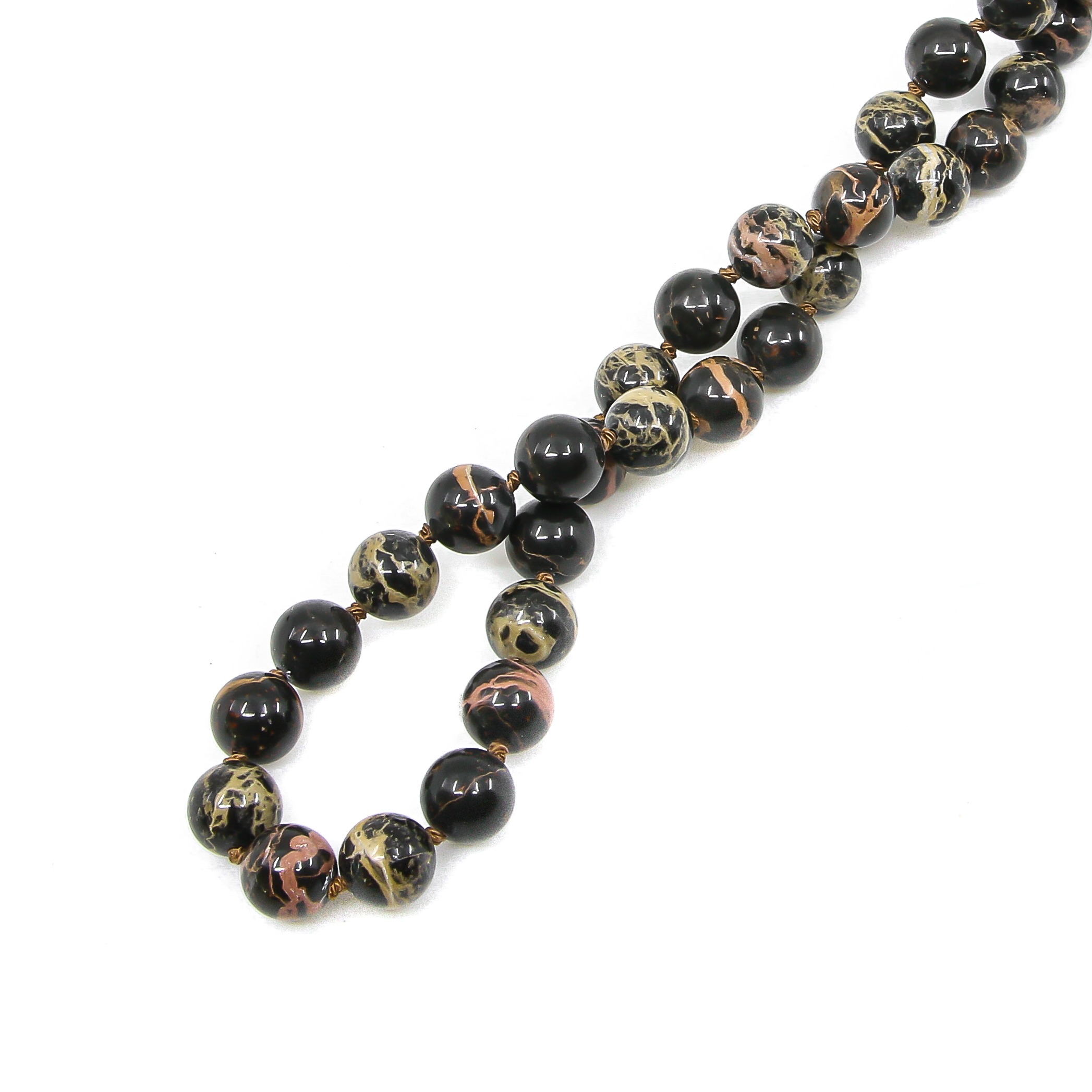 Kette Simmentaler Kalkstein 8mm geknüpft